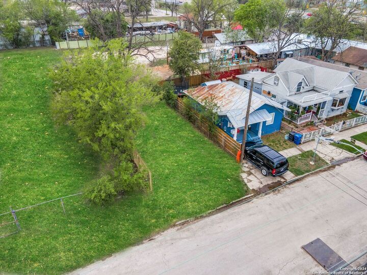 Property Photo: 212 Virginia Blvd TX 78210