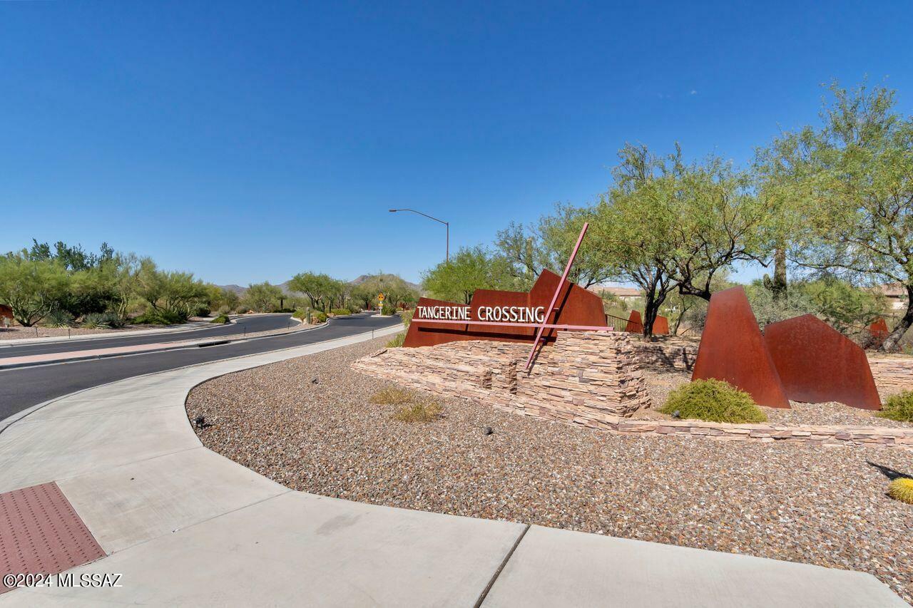 Property Photo:  12071 N Quail Feather Blvd Boulevard  AZ 85658 