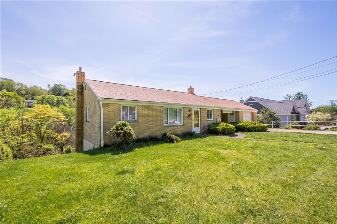 Property Photo:  223 Weyman Rd  PA 15236 