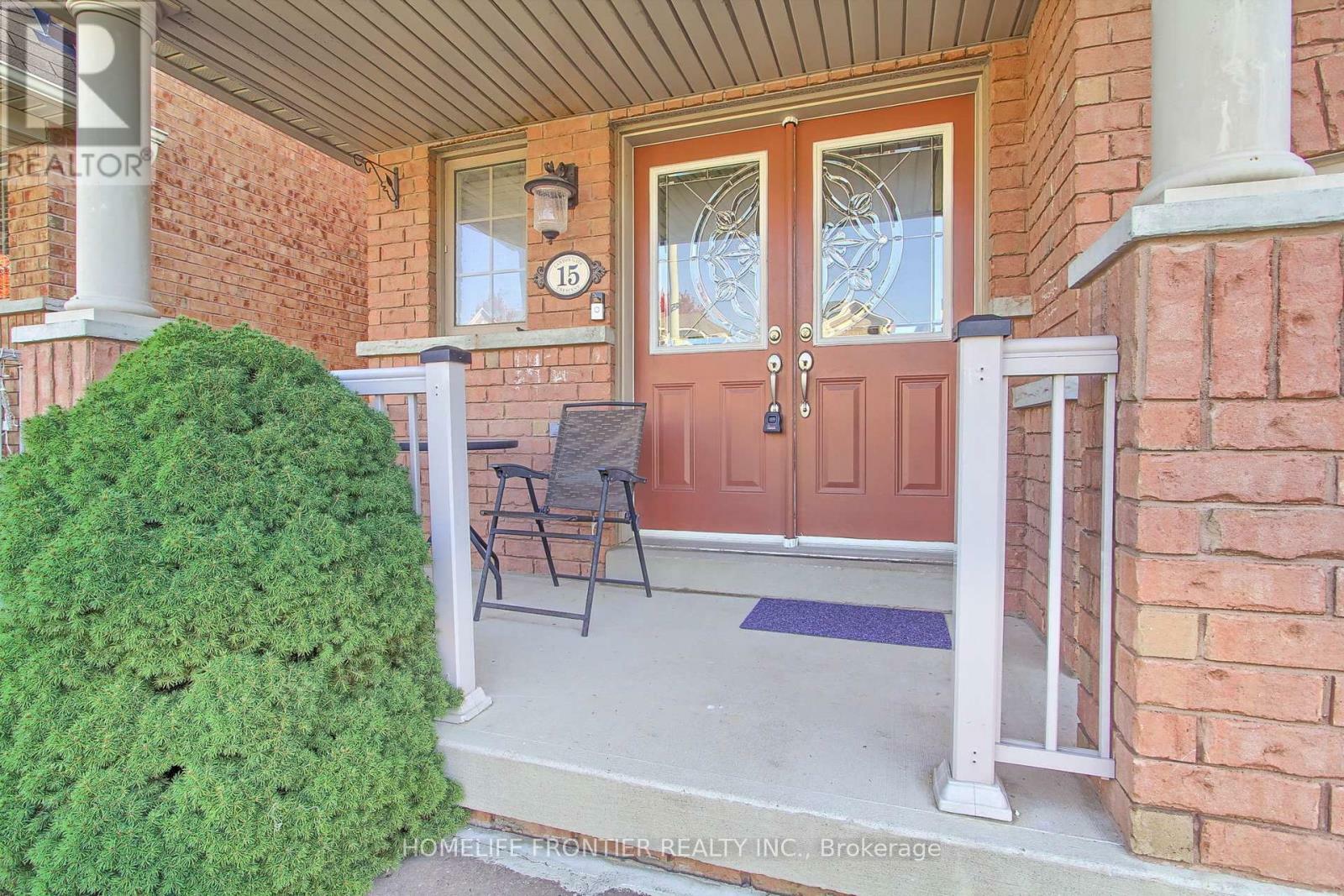 Property Photo:  15 Canyon Gate Crescent  ON L6A 0B4 