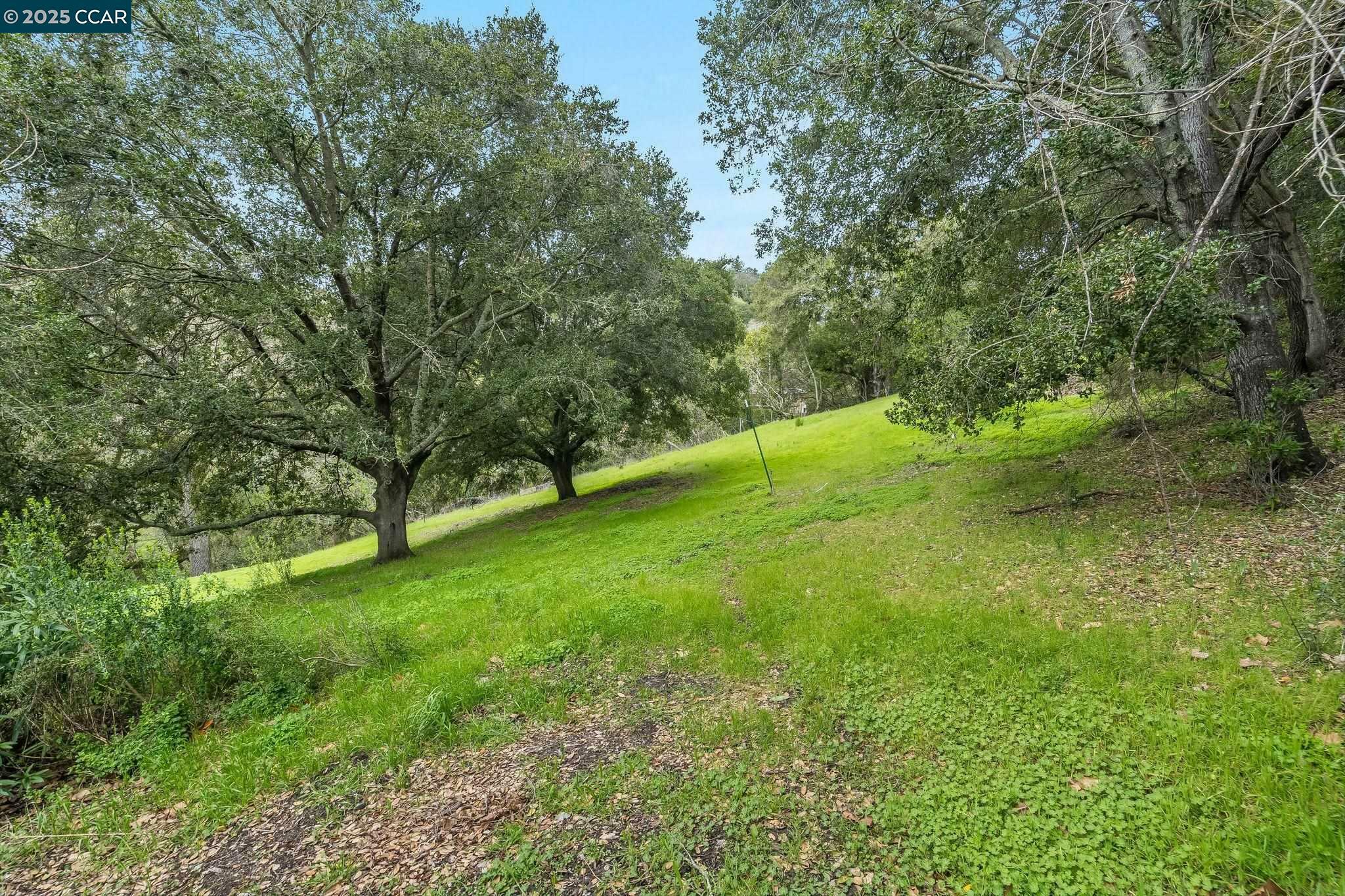 Property Photo:  9 Charles Hill Rd  CA 94563 