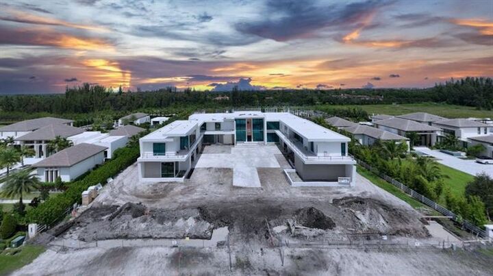 Property Photo: 16745 Stratford Court FL 33331
