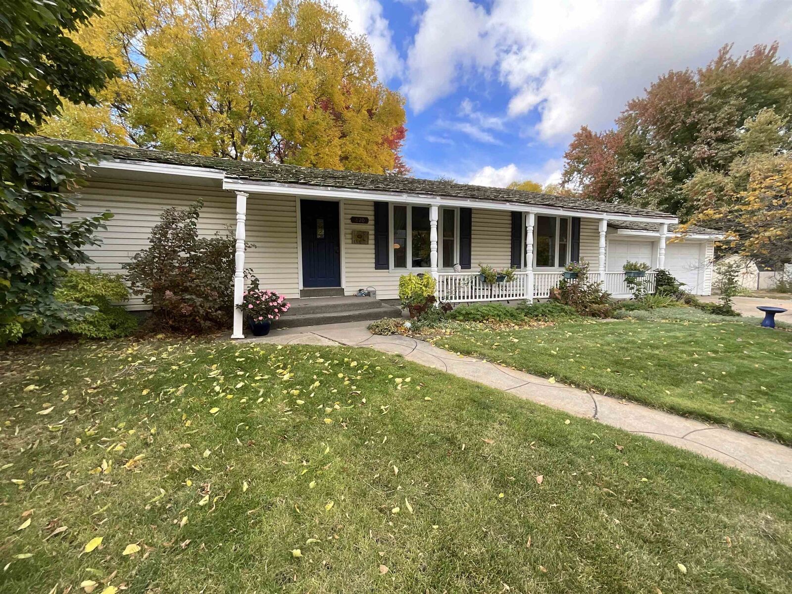 Property Photo:  820 S Gilman  NE 69101 