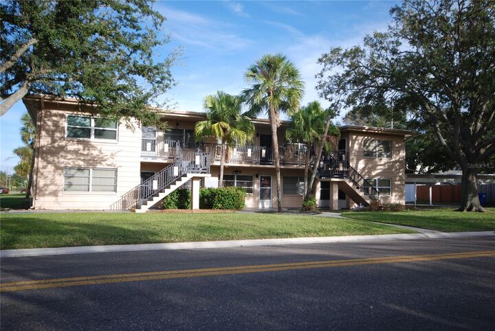 Property Photo:  232 36 Avenue N 102C  FL 33704 