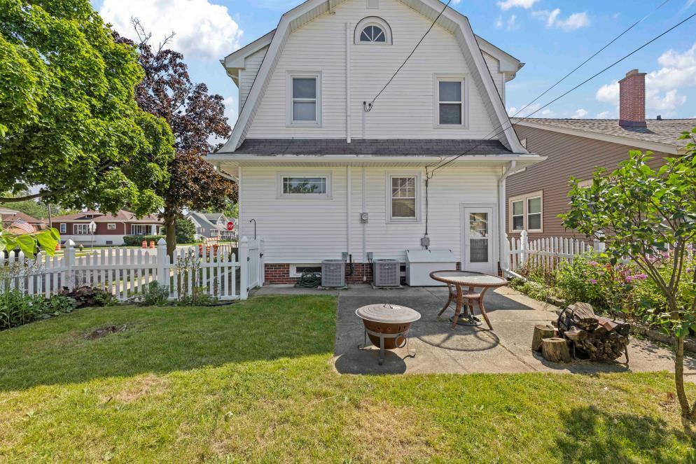 Property Photo:  626 Arthur Ave  WI 53405 