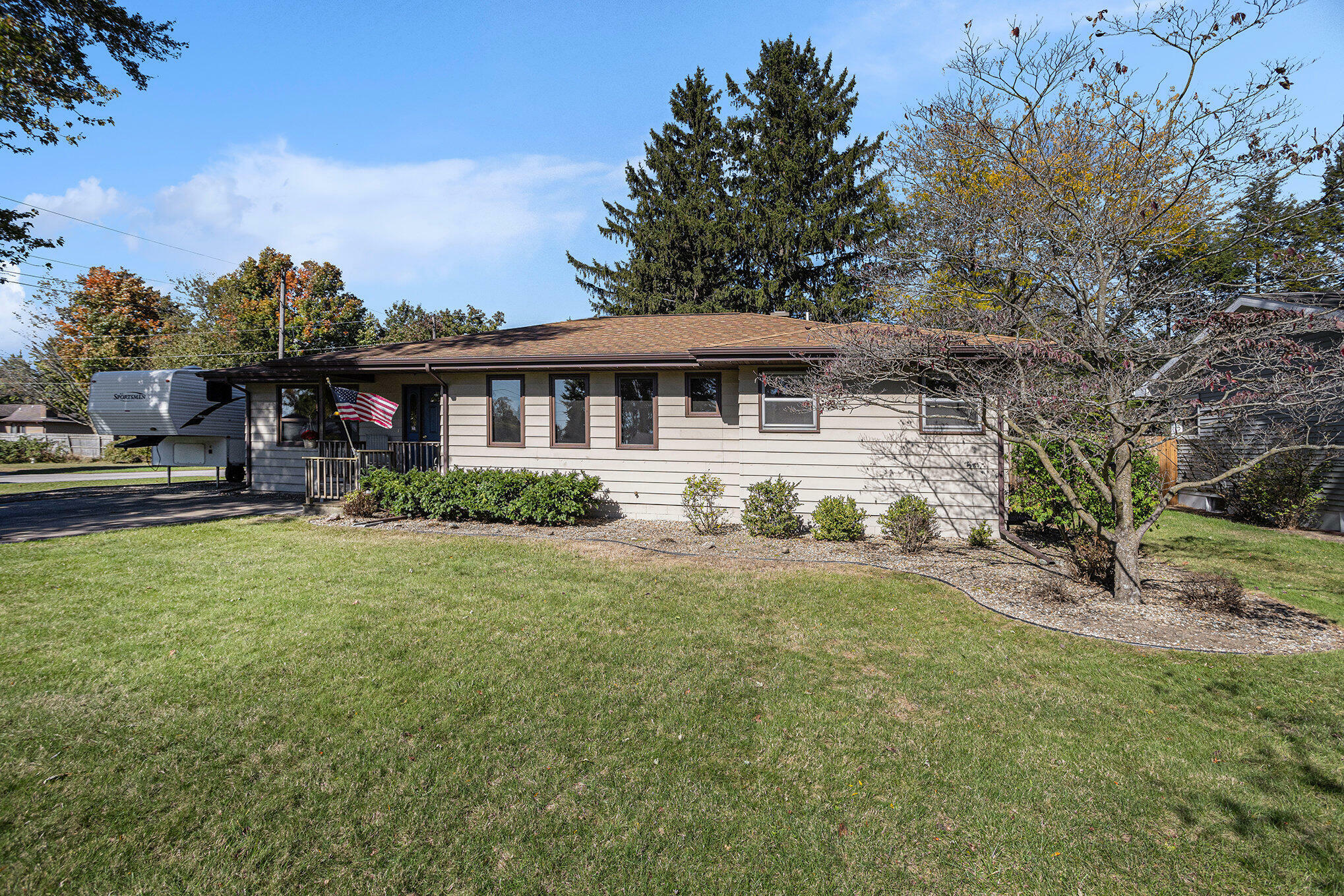 Property Photo:  1407 Brentwood Drive  MI 49085 