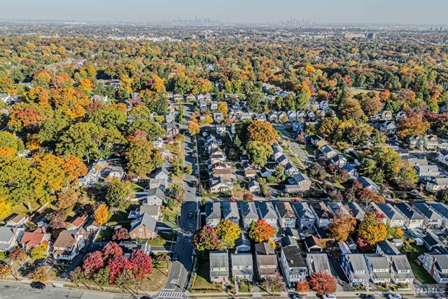 Property Photo:  6 Franklin Avenue  NJ 07042 