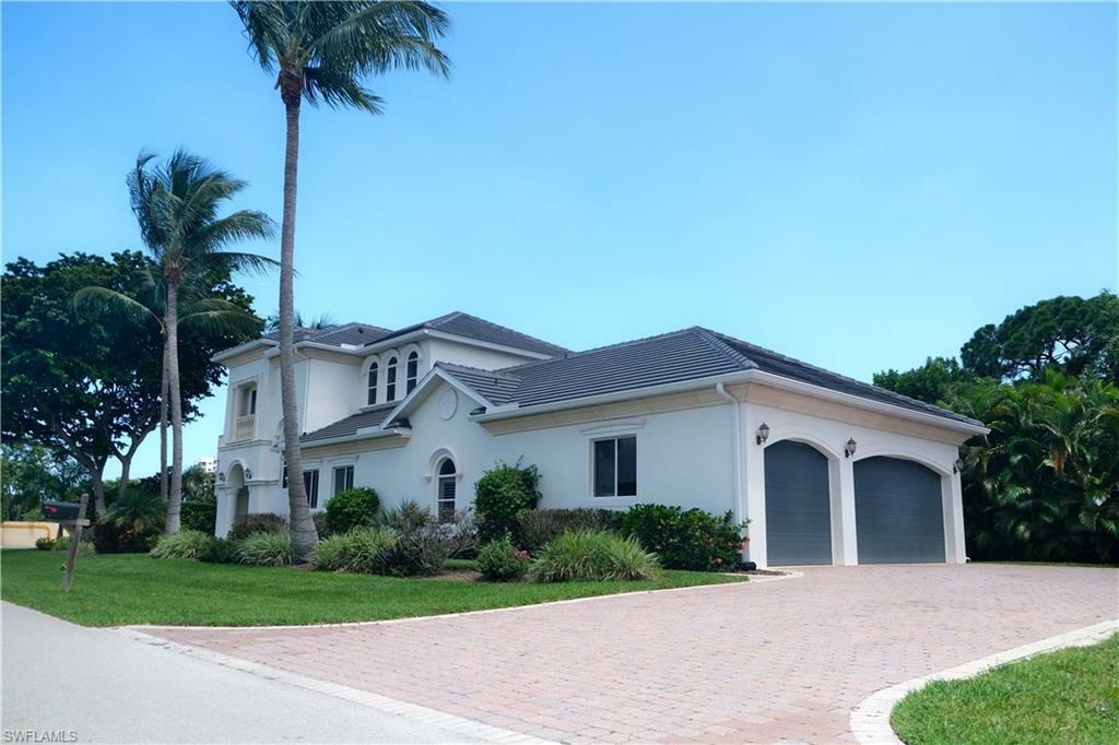 Property Photo: 11002 Vanderbilt Dr FL 34108