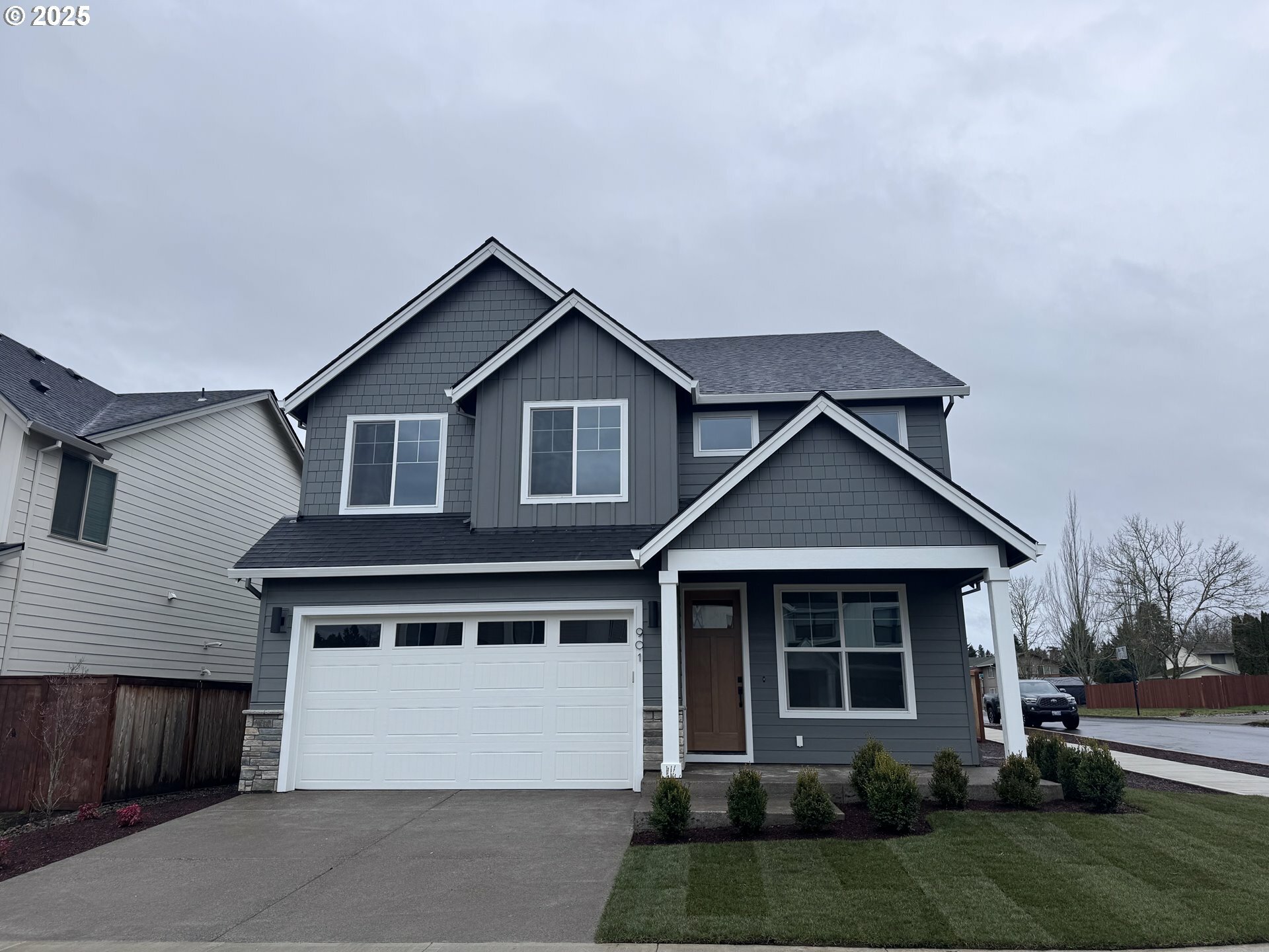 Property Photo:  901 NE 17th Ave Lot 5  OR 97013 