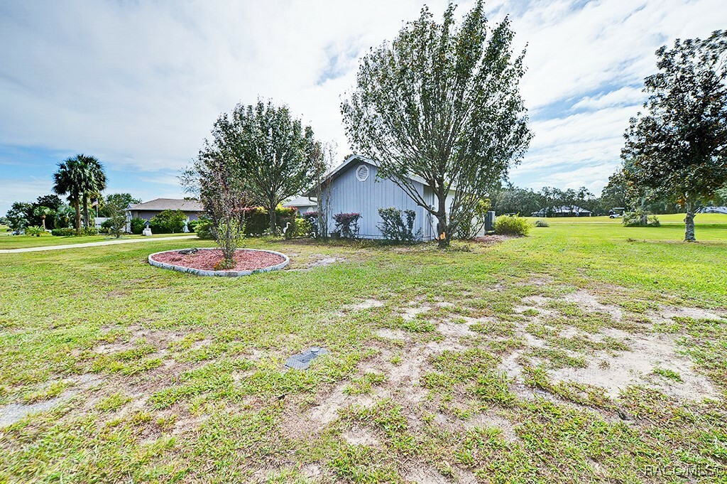 Property Photo:  90 E Falconry Court  FL 34442 