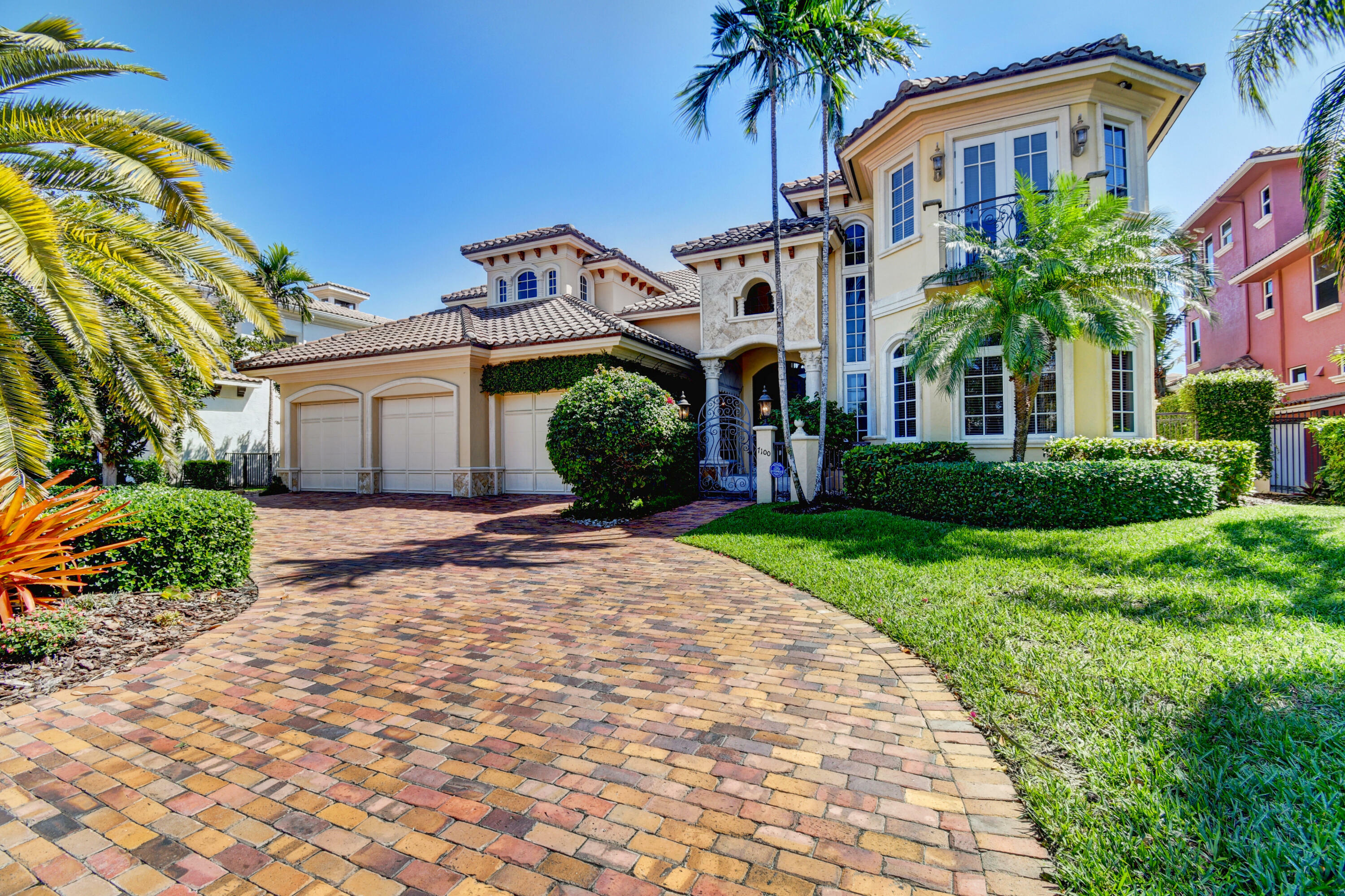 Property Photo:  7100 NE 8th Drive  FL 33487 