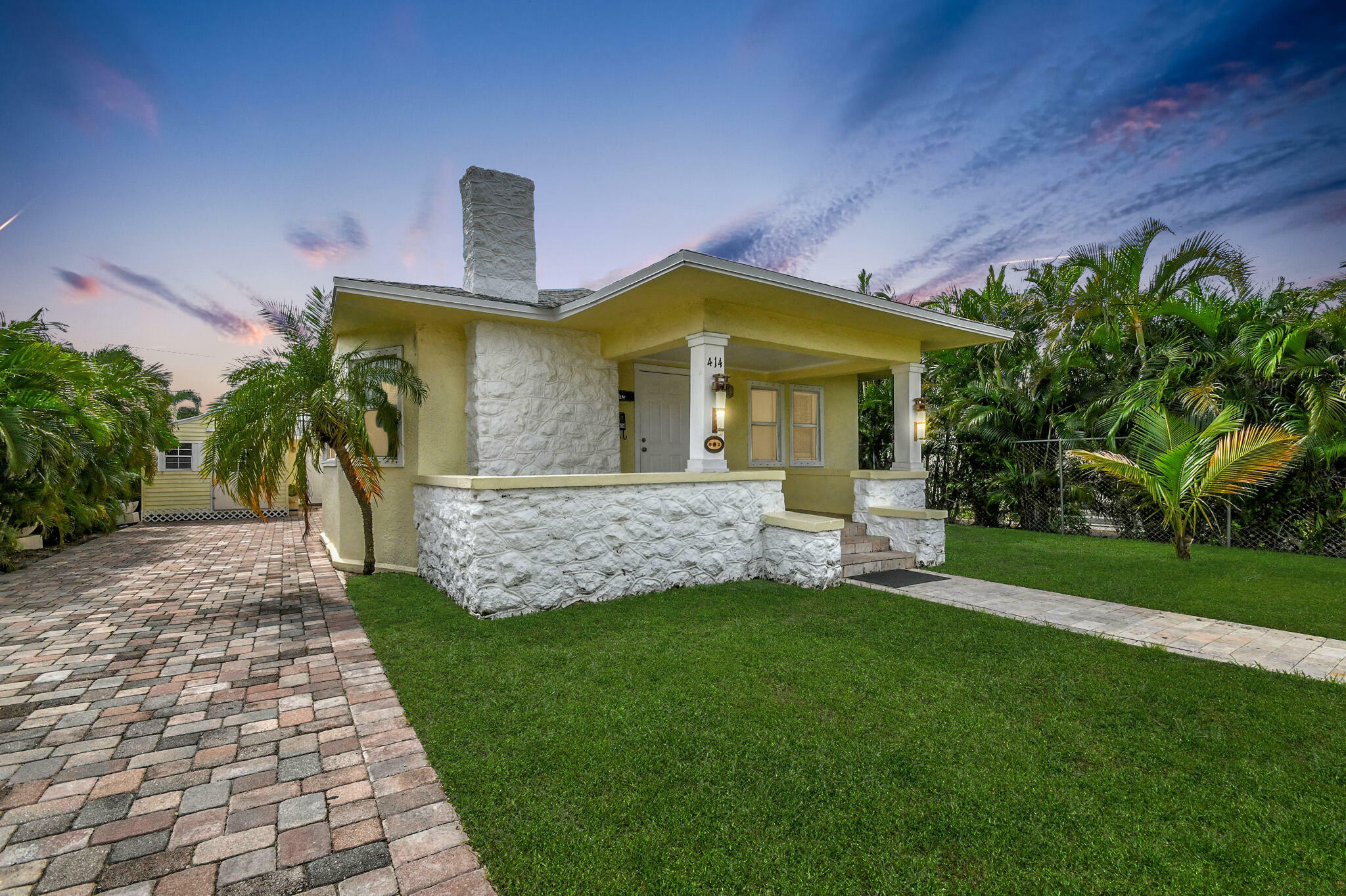 Property Photo:  414 Ardmore Road  FL 33401 