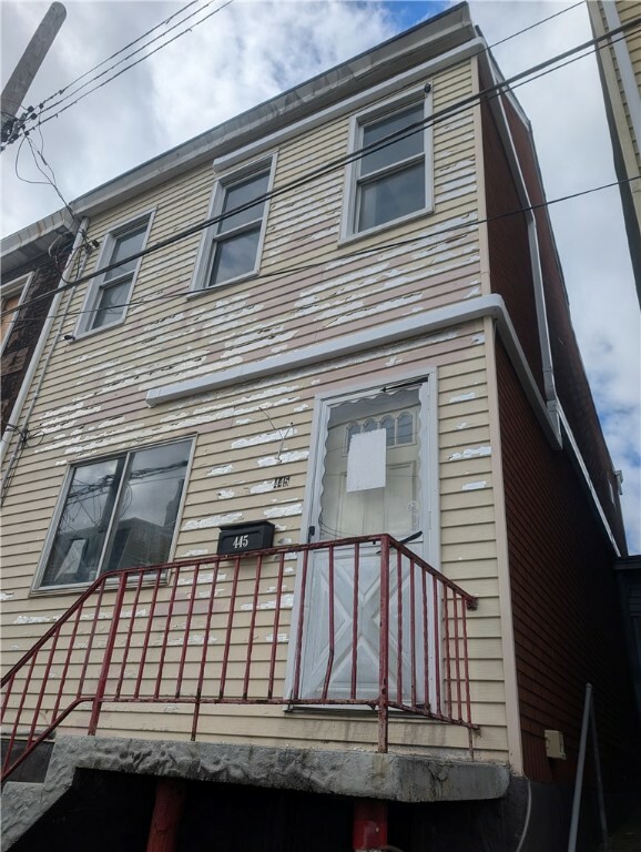 Property Photo:  445 State Way  PA 15224 