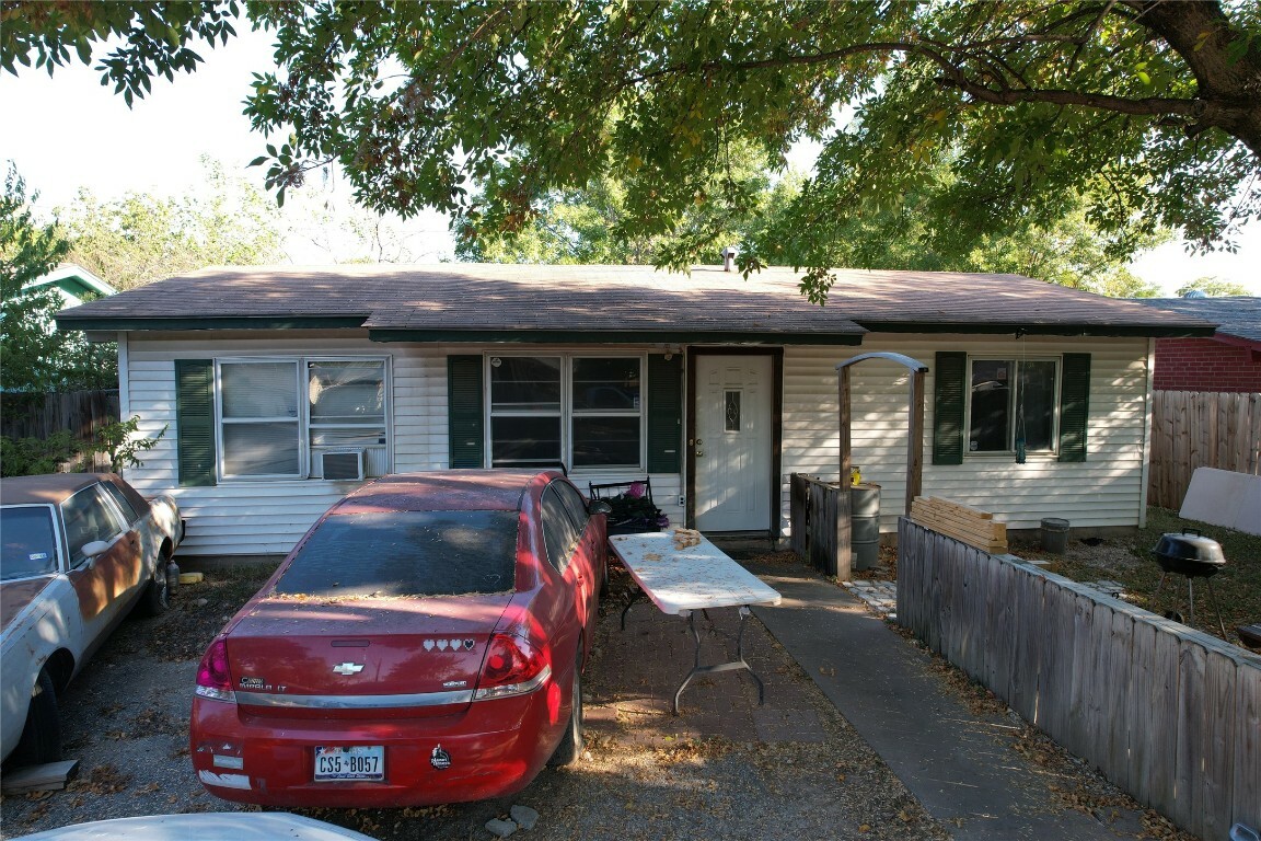 Property Photo:  6706 Cruz Street  TX 78741 