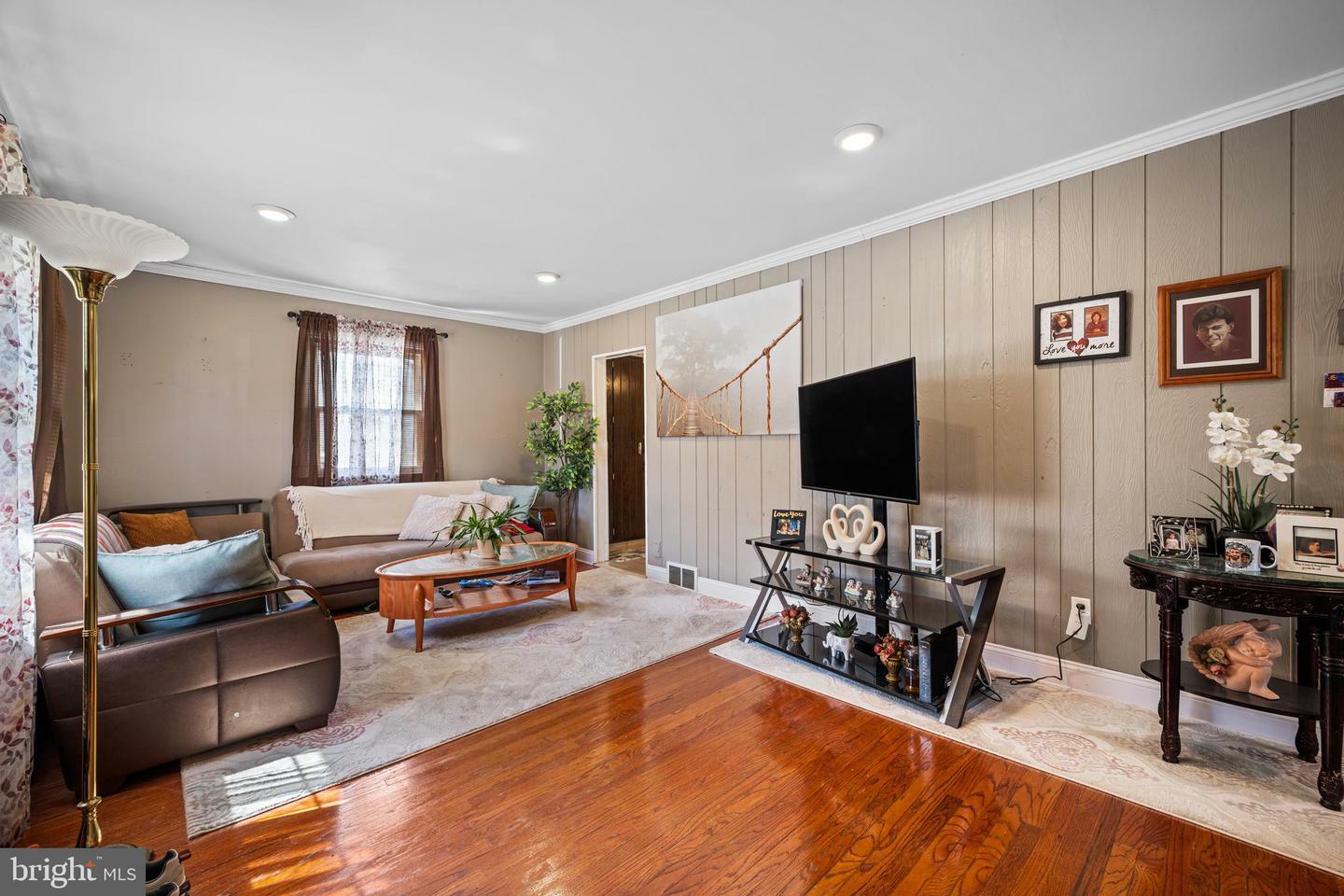 Property Photo:  206 Cumberland Avenue  NJ 08049 