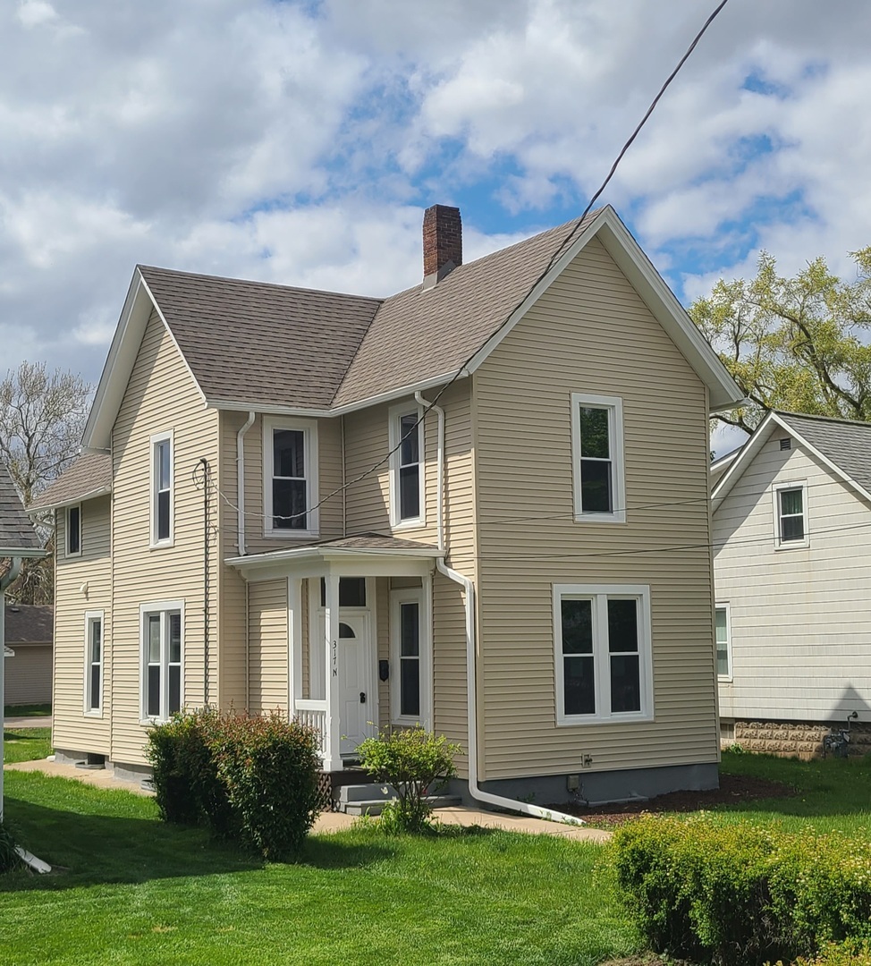 Property Photo:  317 N Locust Street  IL 60178 