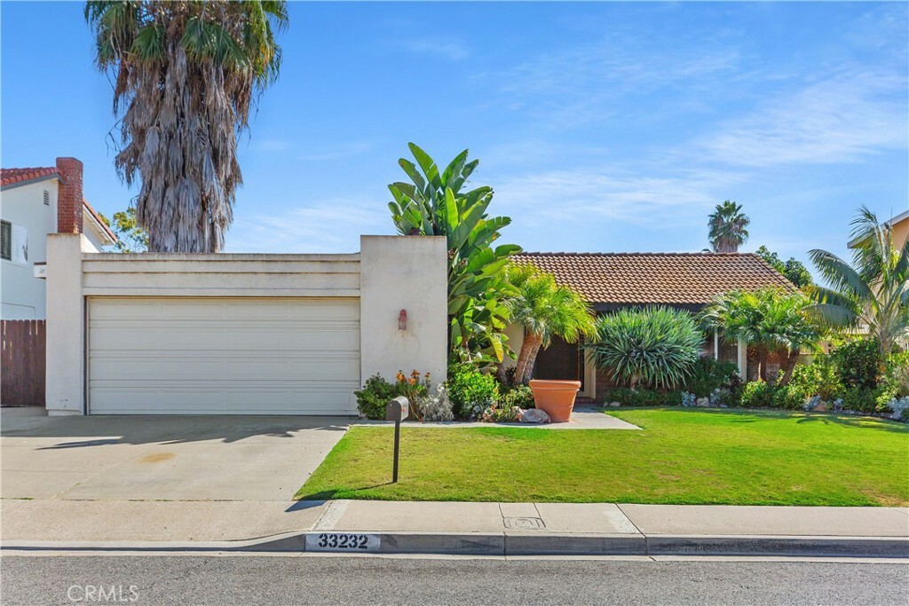 Property Photo:  33232 Paseo Mono  CA 92675 