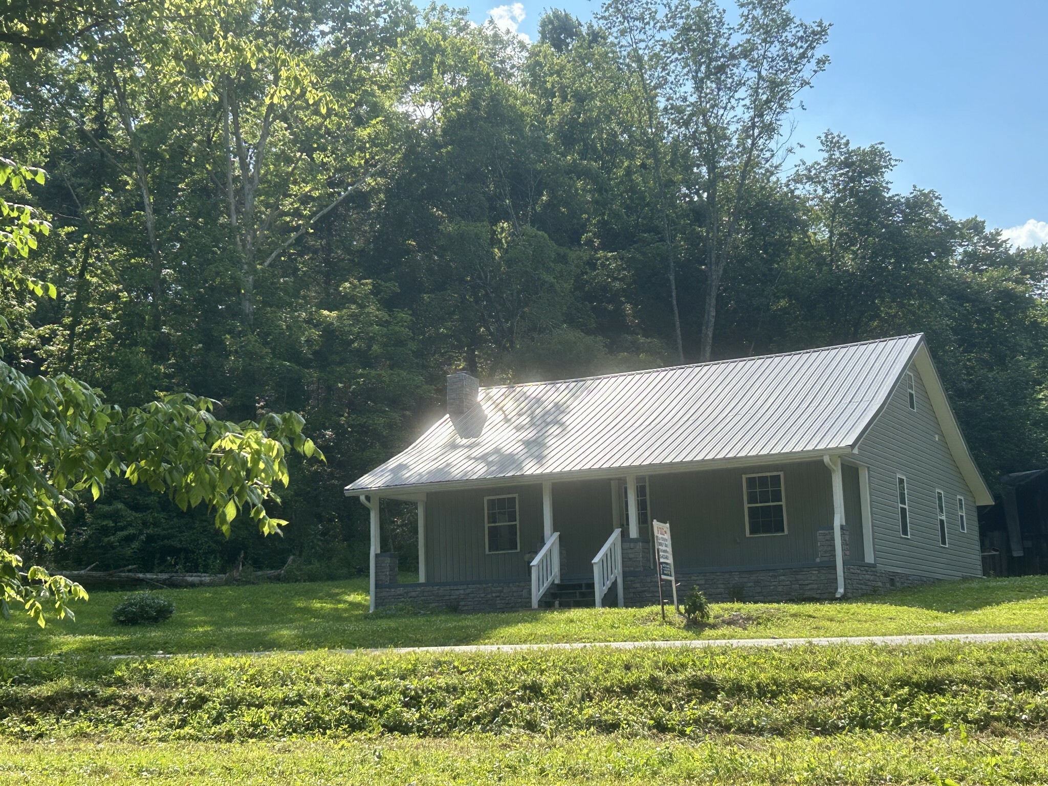 Property Photo:  1497 Westfork Creek Rd  TN 37186 