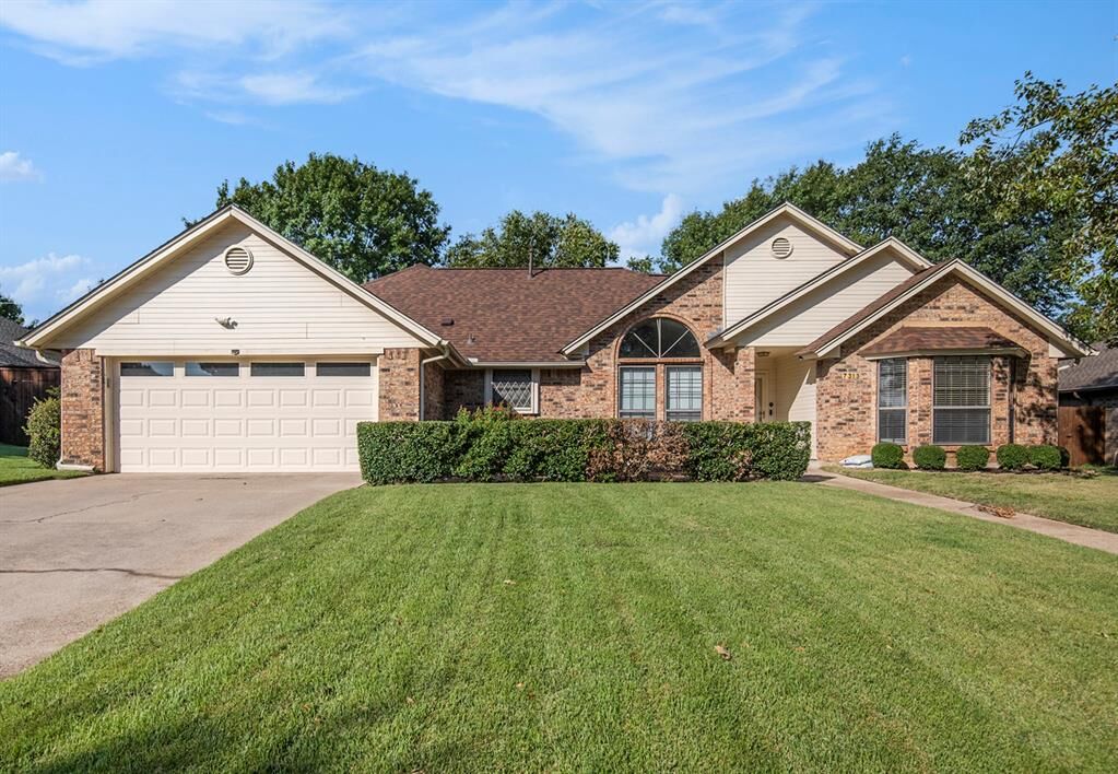Property Photo:  7313 Hialeah Circle W  TX 76182 