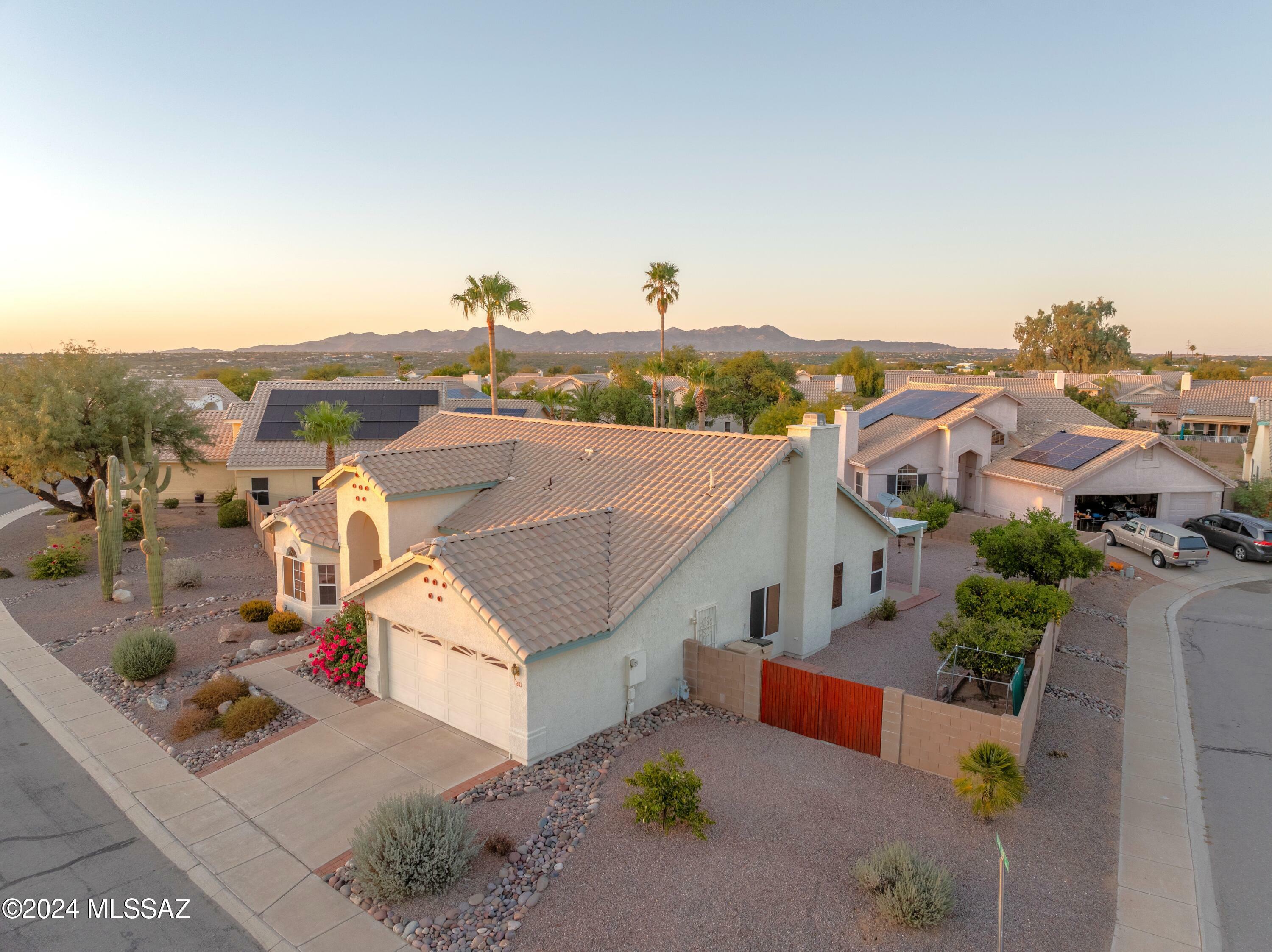 Property Photo:  1510 W Dusk Glow Loop  AZ 85704 