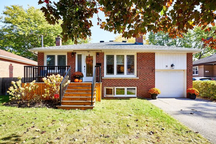 Photo de la propriété: 31 Windsor Dr ON L1T 2Z4