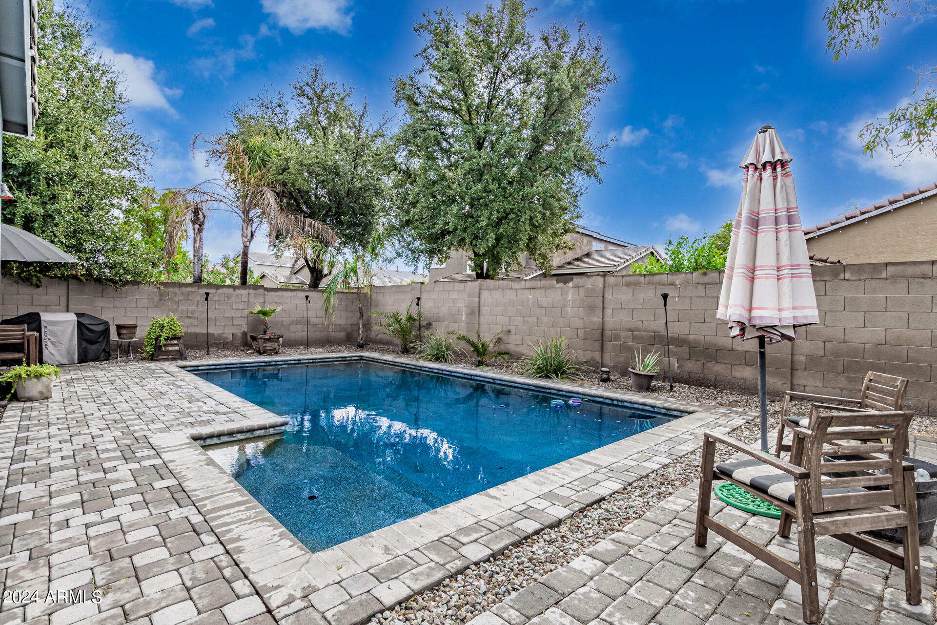 Property Photo:  4037 E Marshall Avenue  AZ 85297 