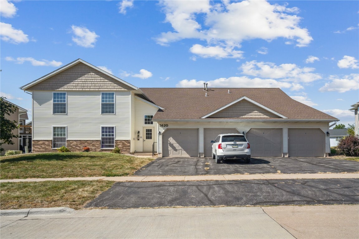 Property Photo:  3620 Foxborough Terrace NE D  IA 52402 