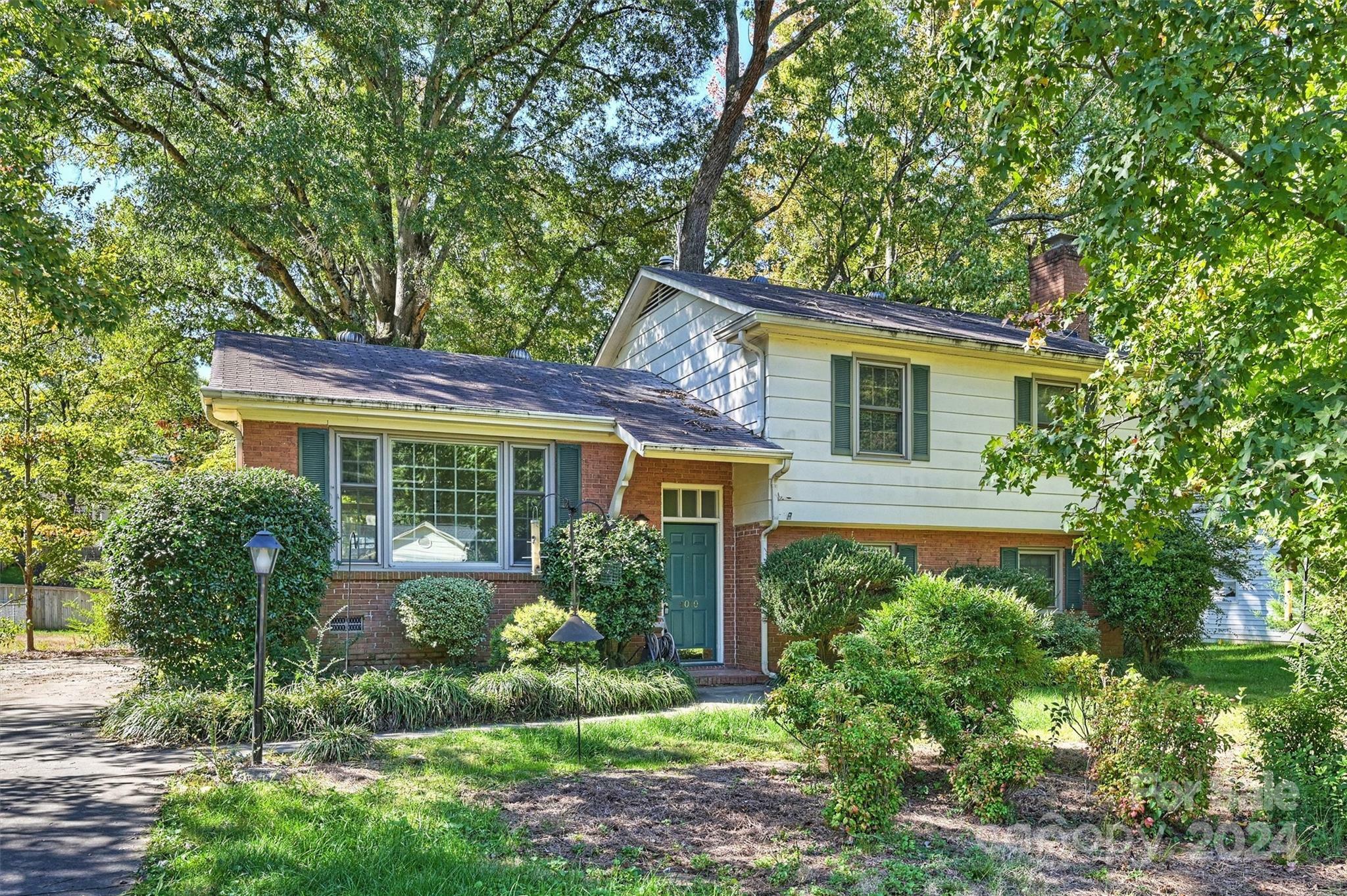 4010 Chandworth Road  Charlotte NC 28210 photo