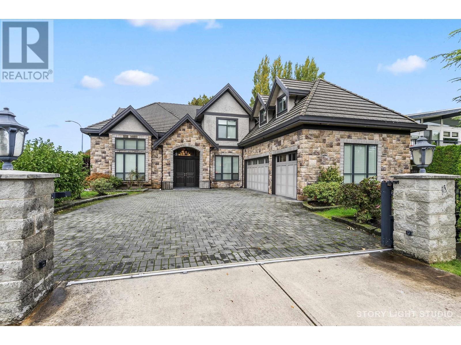 Property Photo: 5515 Langtree Avenue BC V7C 4L6