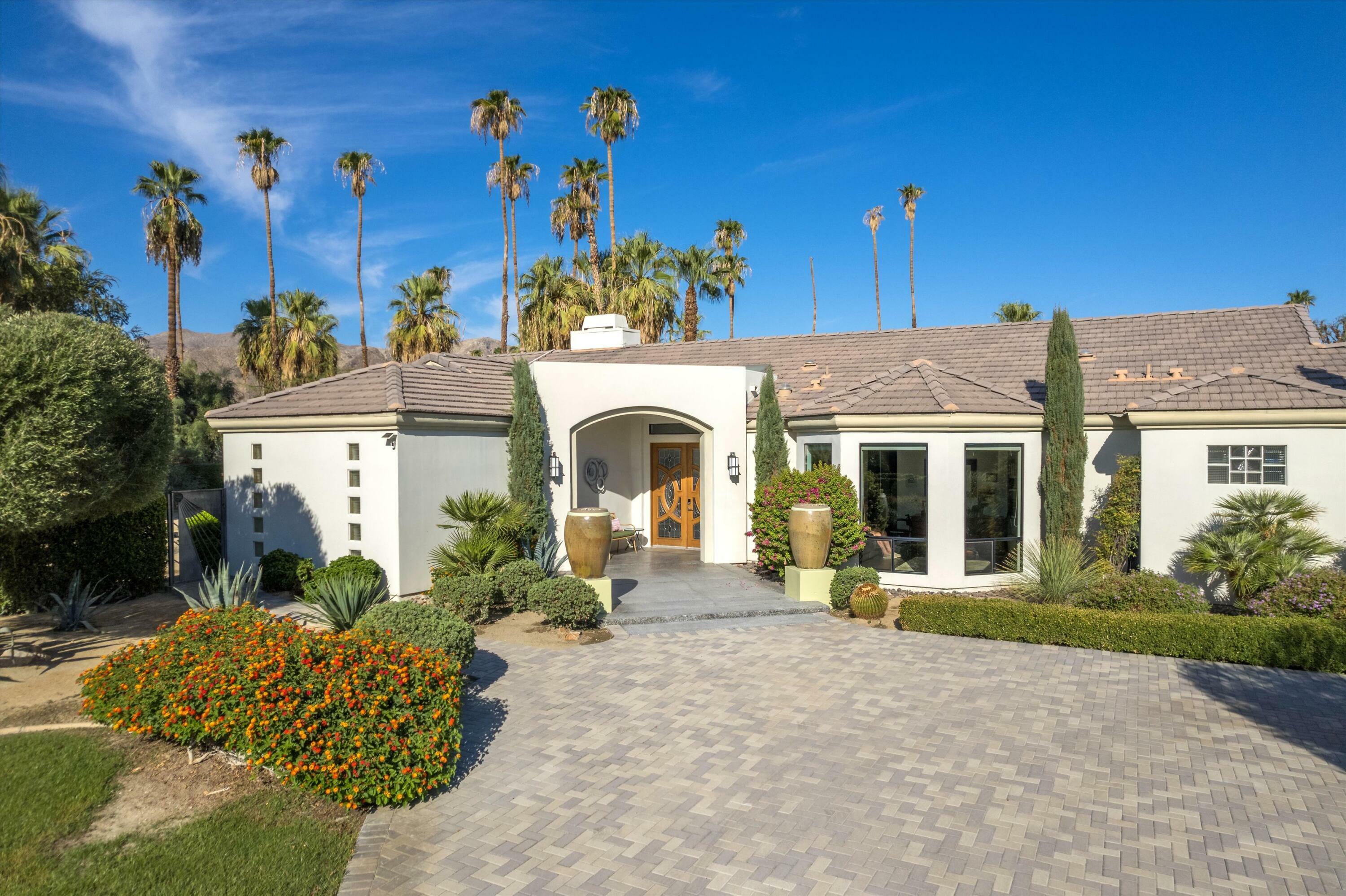 Property Photo:  10 Clancy Lane S  CA 92270 