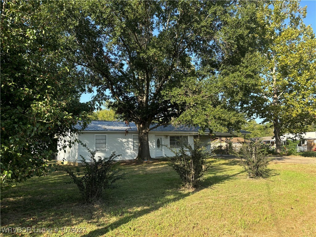 Property Photo:  412 Buck Creek Road  OK 74930 