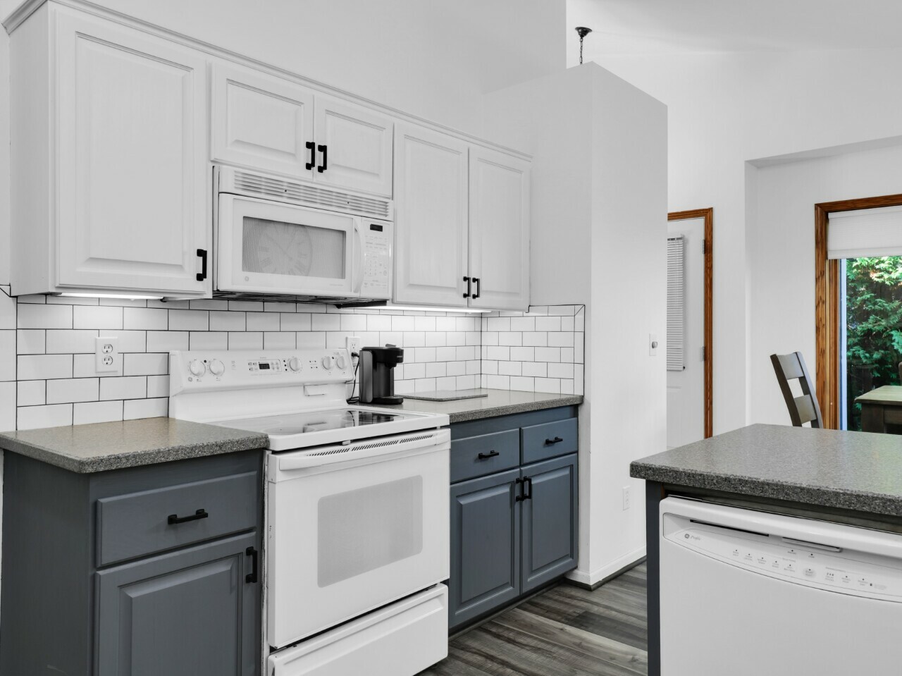 Property Photo: 904 Bay View Cir 66 WI 53149
