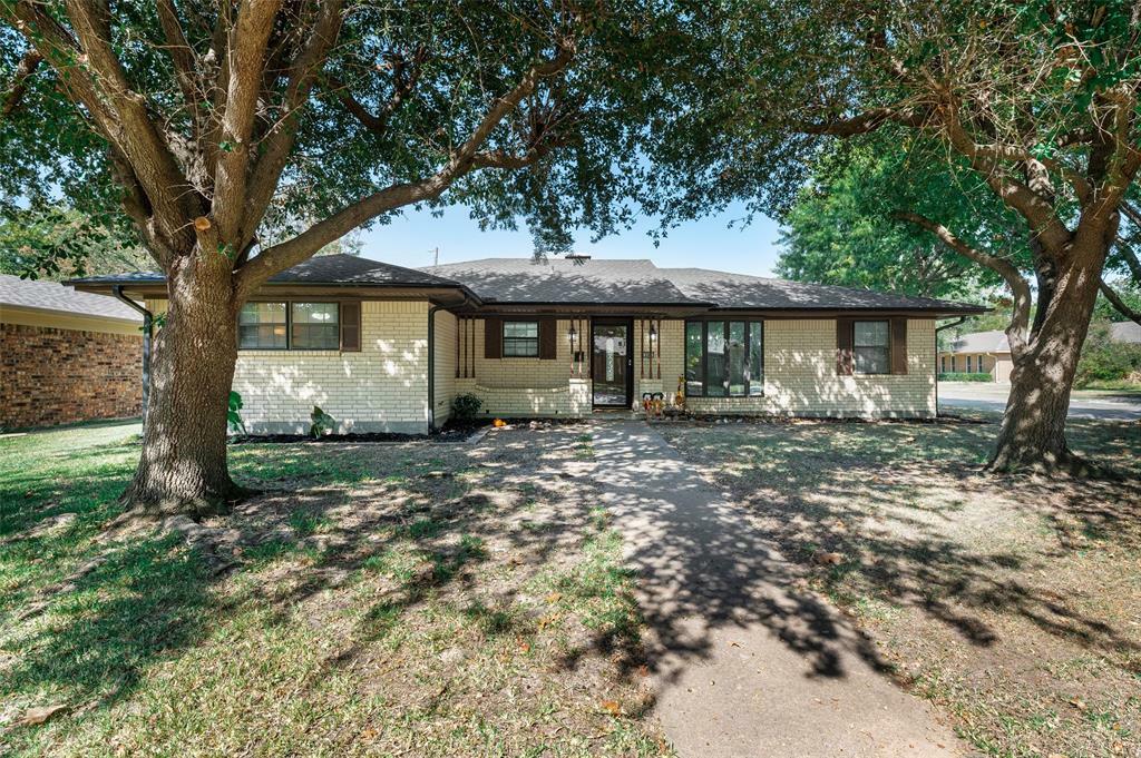 Property Photo:  801 W Pelton Street  TX 75092 