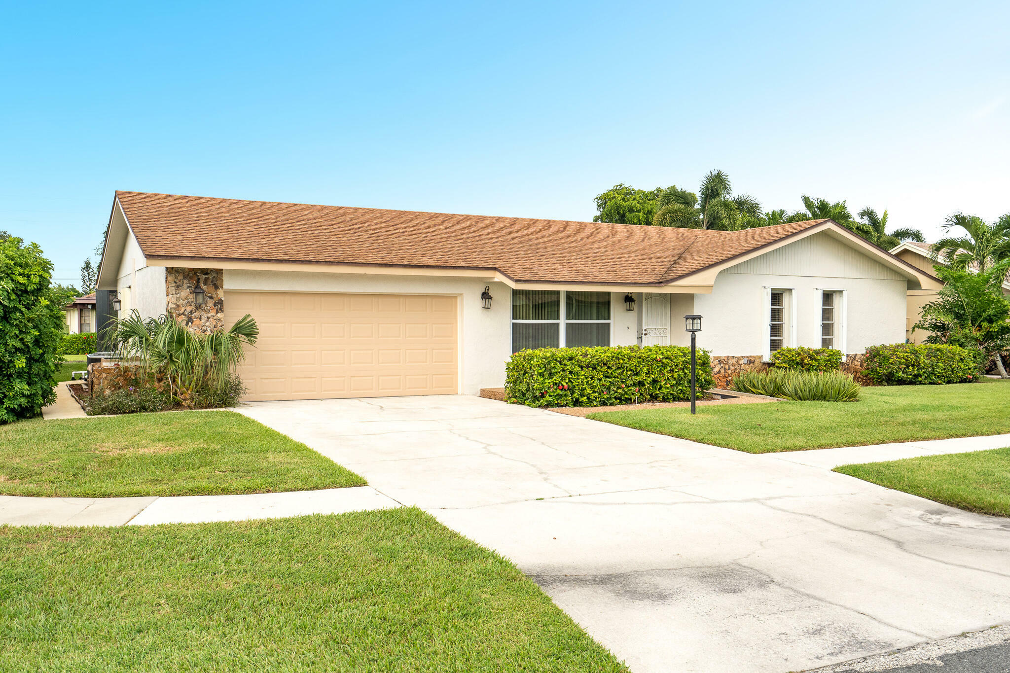 Property Photo:  577 SW 24th Avenue  FL 33435 