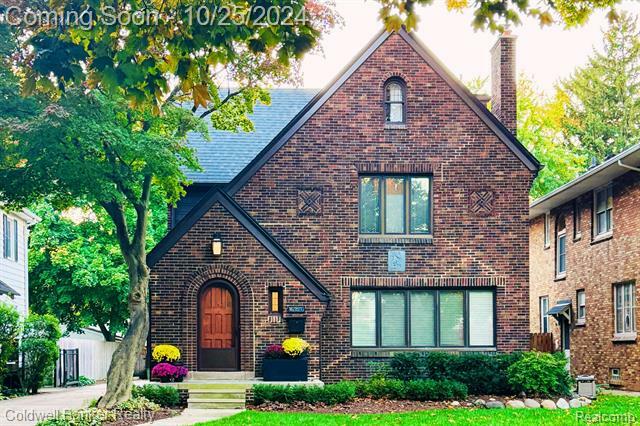 Property Photo:  621 Washington  Road  MI 48230 