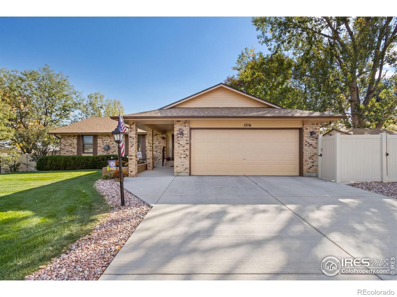 Property Photo:  1716 Rolling View Drive  CO 80537 