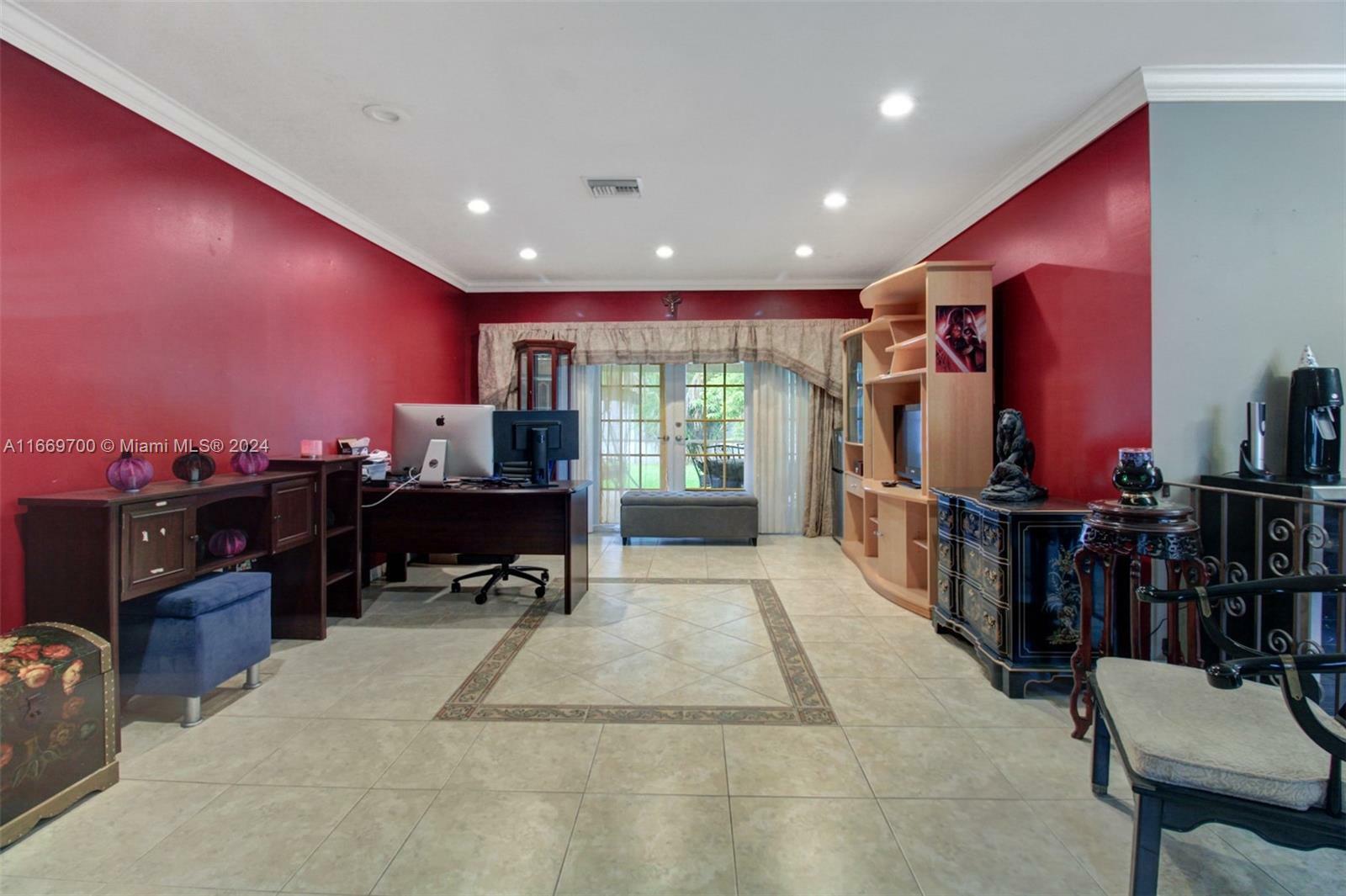 Property Photo:  10260 SW 108th St  FL 33176 