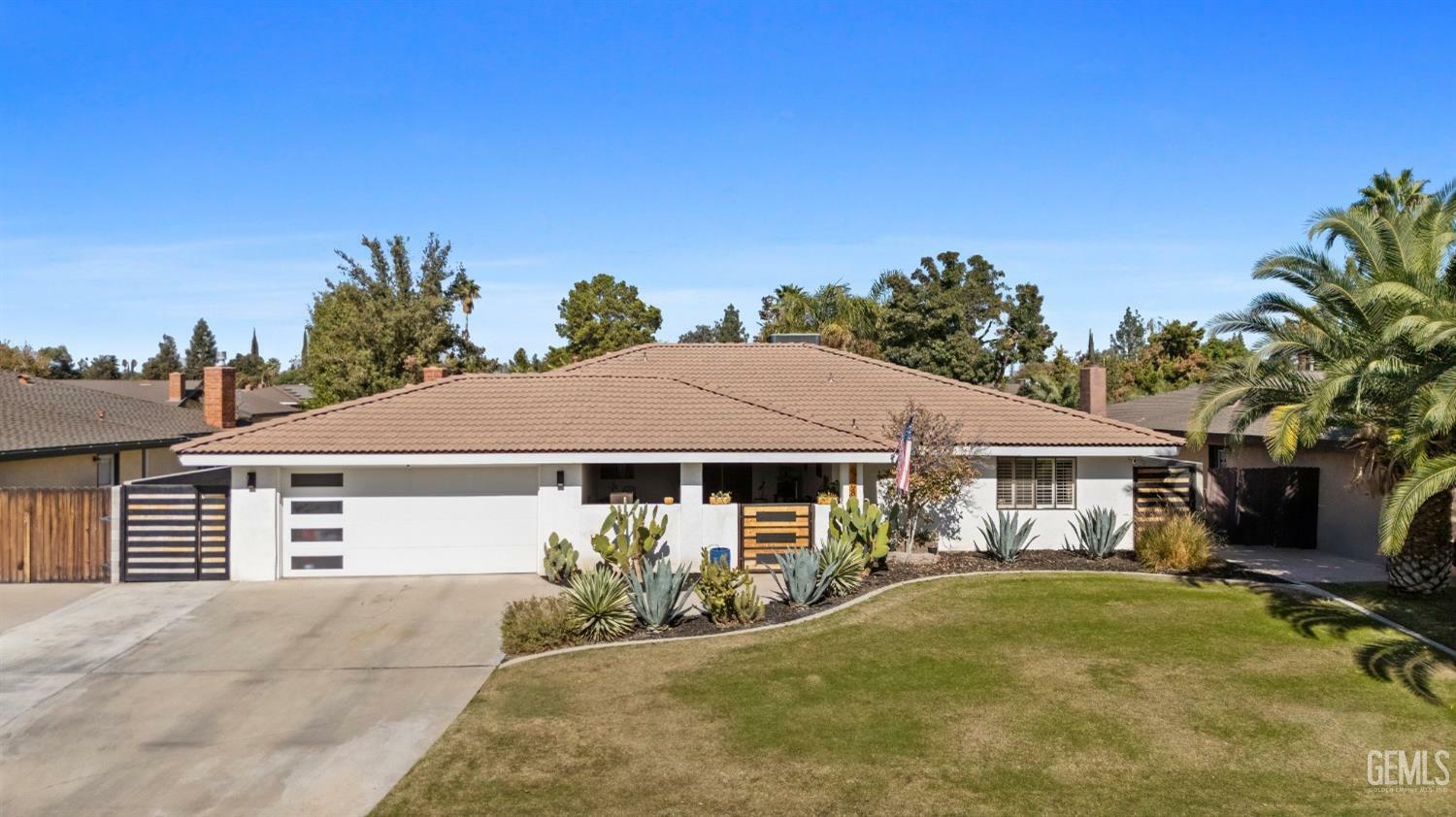 Property Photo:  6708 Columbia Lane  CA 93309 