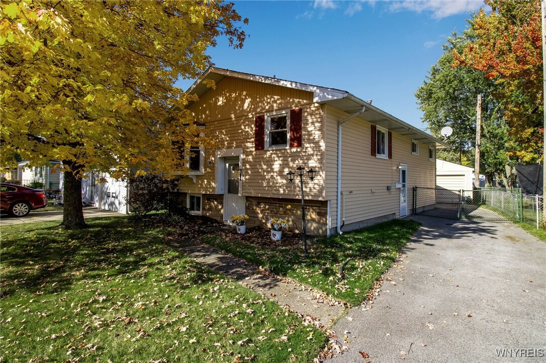 26 Hackett Drive  Tonawanda NY 14150 photo