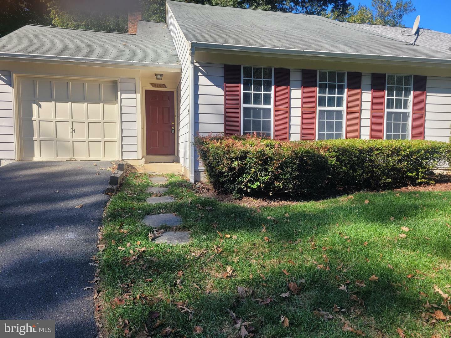 Property Photo:  9996 Hemlock Woods Lane  VA 22015 