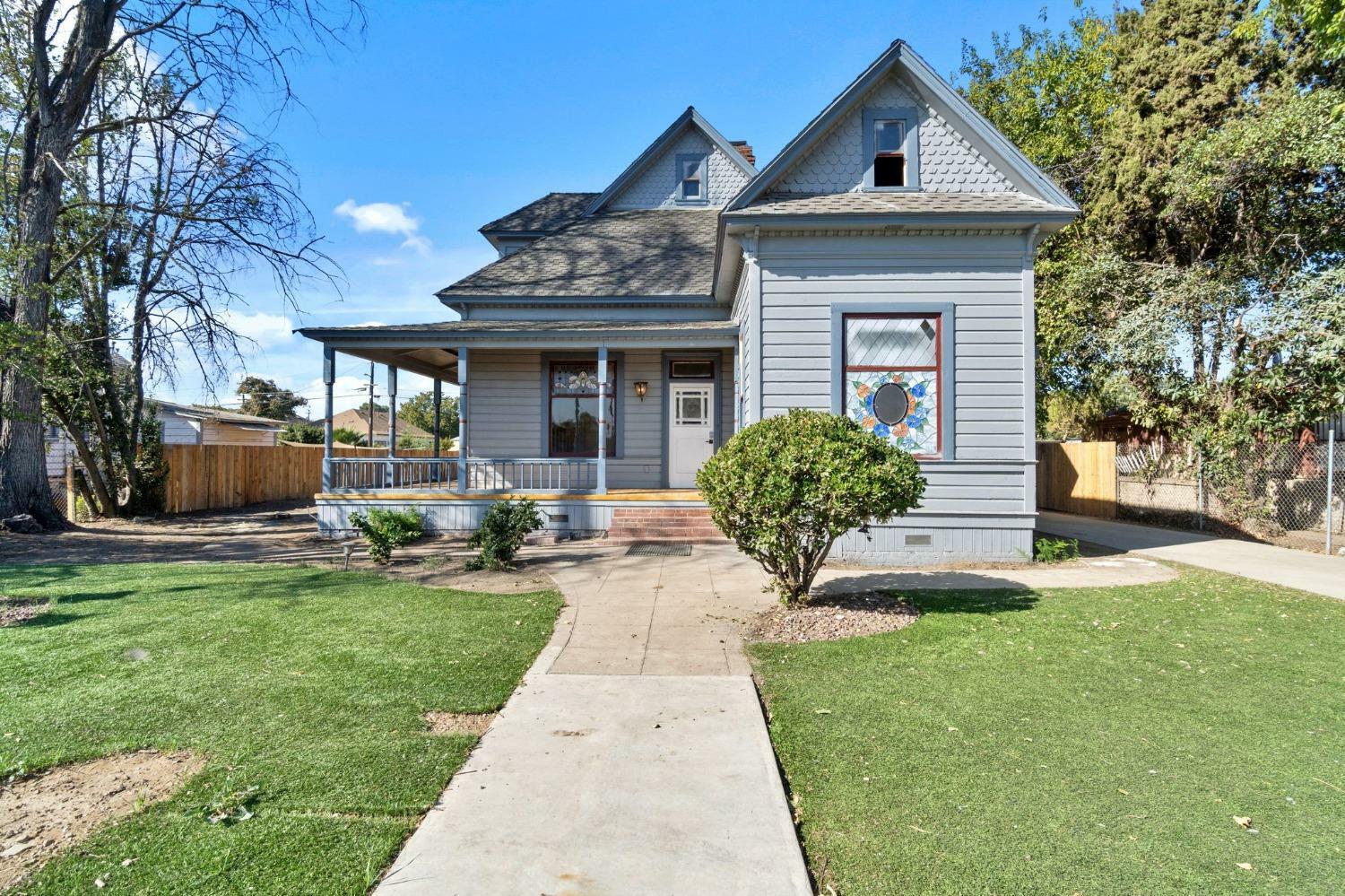 Property Photo:  333 N Blackstone Avenue  CA 93701 