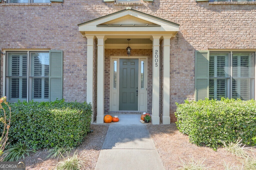 Property Photo:  2005 Heathermere Way  GA 30075 