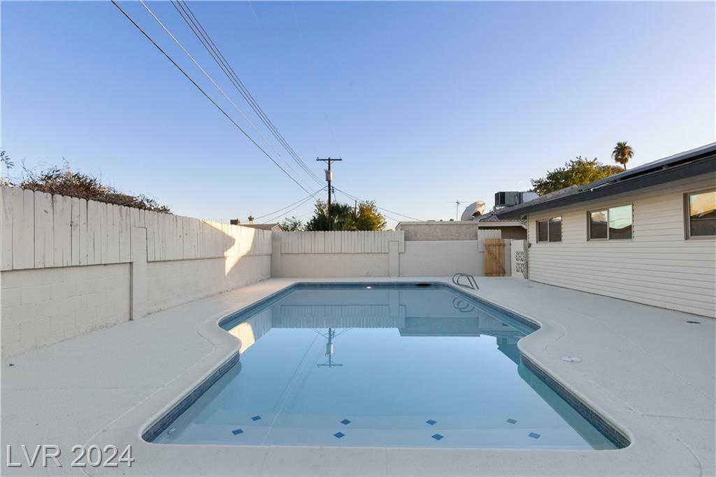 Property Photo:  18 Jade Circle  NV 89106 