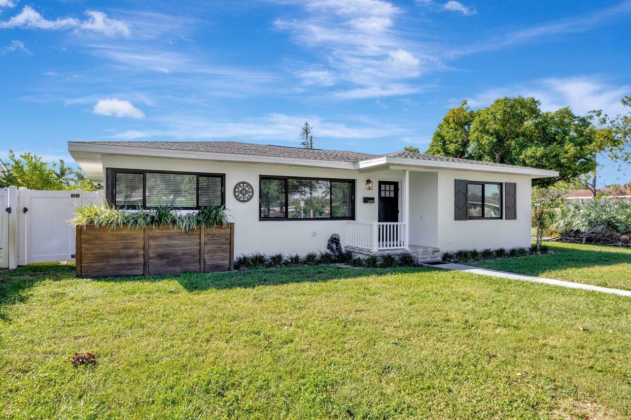 Property Photo:  6670 3rd Avenue N  FL 33710 