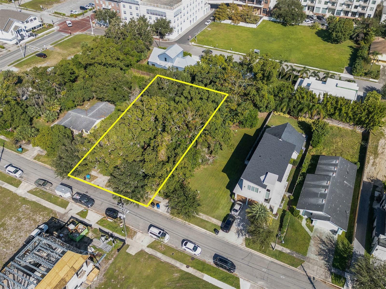 Property Photo:  471 W Comstock Avenue  FL 32789 