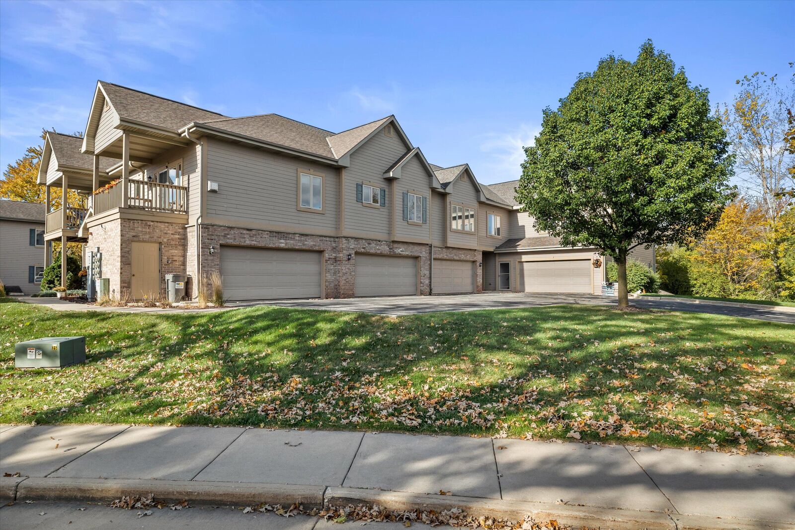 Property Photo: 1510 Gabriel Dr WI 53188