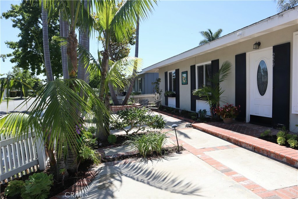 Property Photo:  259 Robinhood Lane  CA 92627 