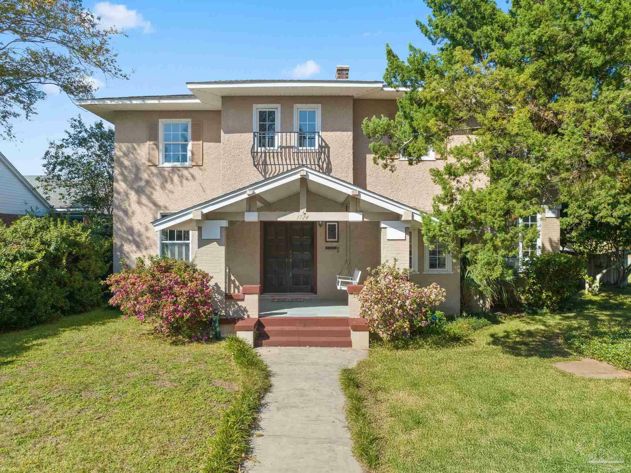 Property Photo:  1724 E Jackson St  FL 32501 