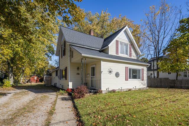 Property Photo:  621 Chambers Street  MI 49090 