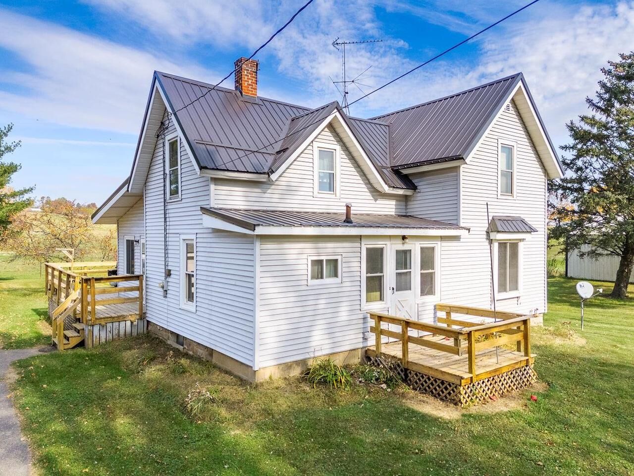 Property Photo:  E4120 Village Road  WI 53937